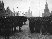 Военный парад на Красной площади. Москва, 1925 г. РГАКФД