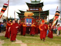 Торжественная церемония сопровождения Хамбо Ламы Игигэлова в Цогчен дуган
