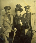 Фото 3  Групповой портрет дамы и двух офицеров. Справа – подпоручик В.В. Левитский.