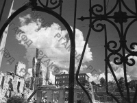 Вид разрушенных домов на улице Карла Маркса в Севастополе. г. Севастополь, 23 августа 1944 г. РГАКФД. Арх. № 0-256406.
